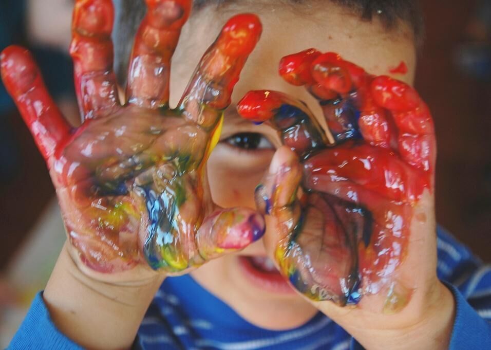 1931: Finger paint